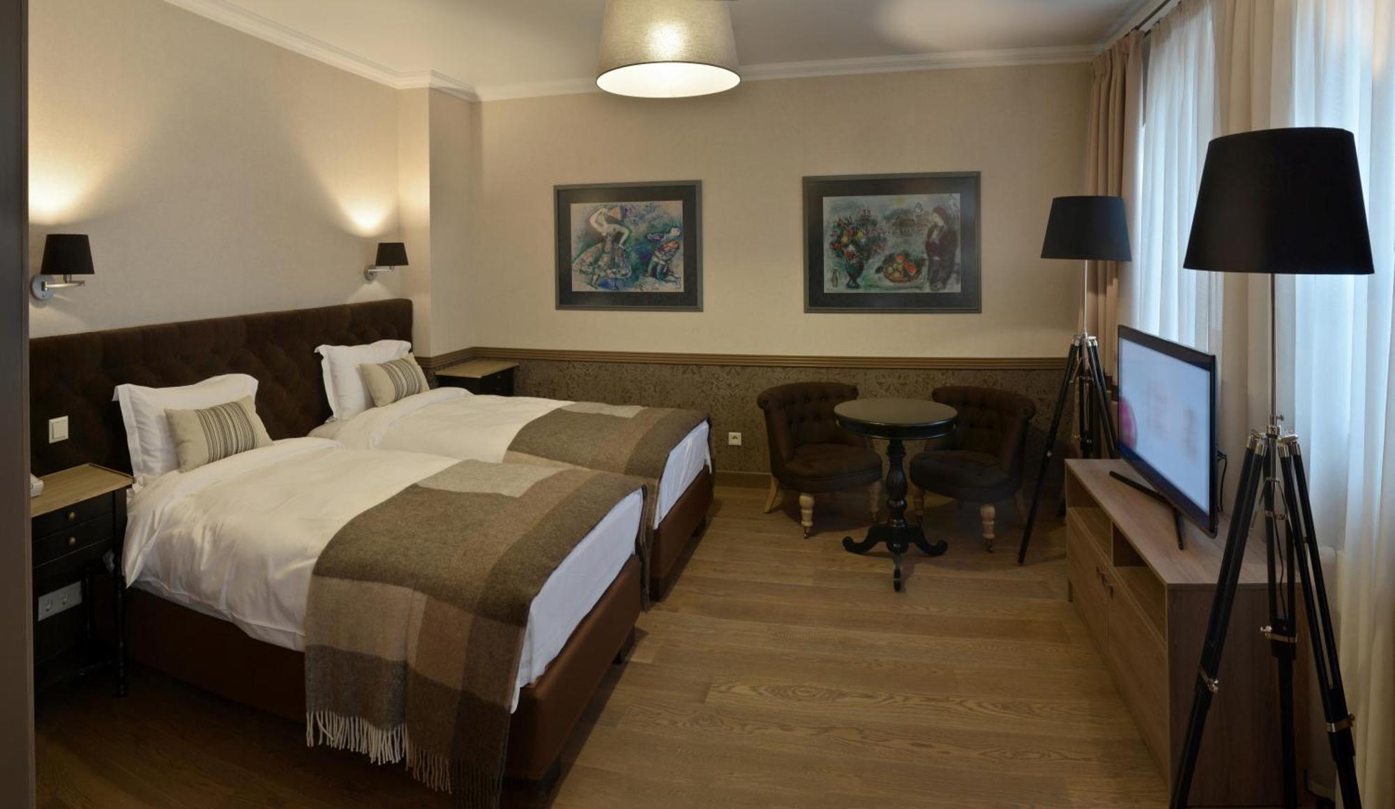 צ'יסינאו Zentrum Hotel מראה חיצוני תמונה